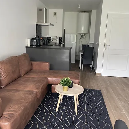 Apartment Deux Pieces Avec Balcon